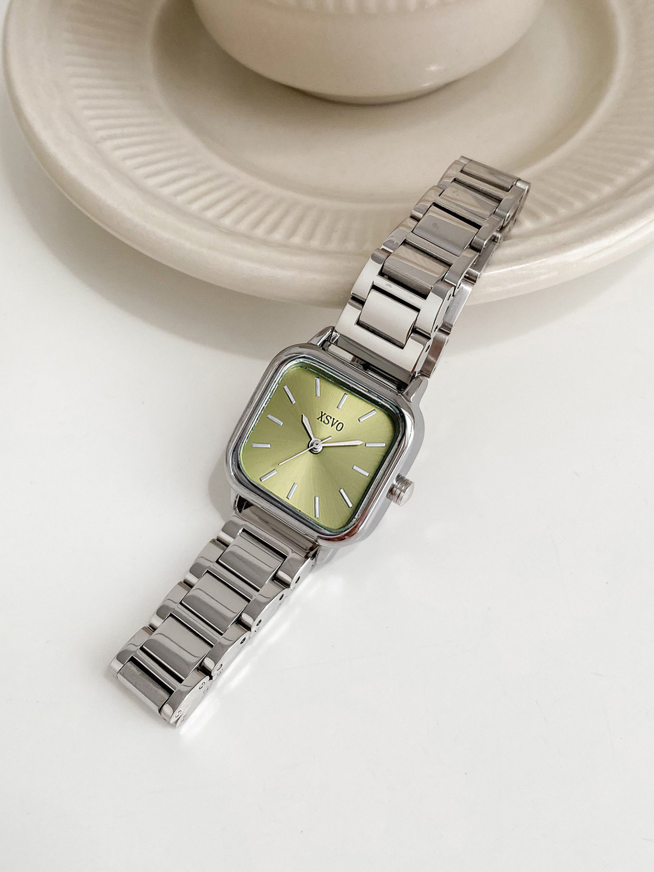 Elegant Square Women's Wristwa - مراجعة Luxury Watch With Green Dial وسعره