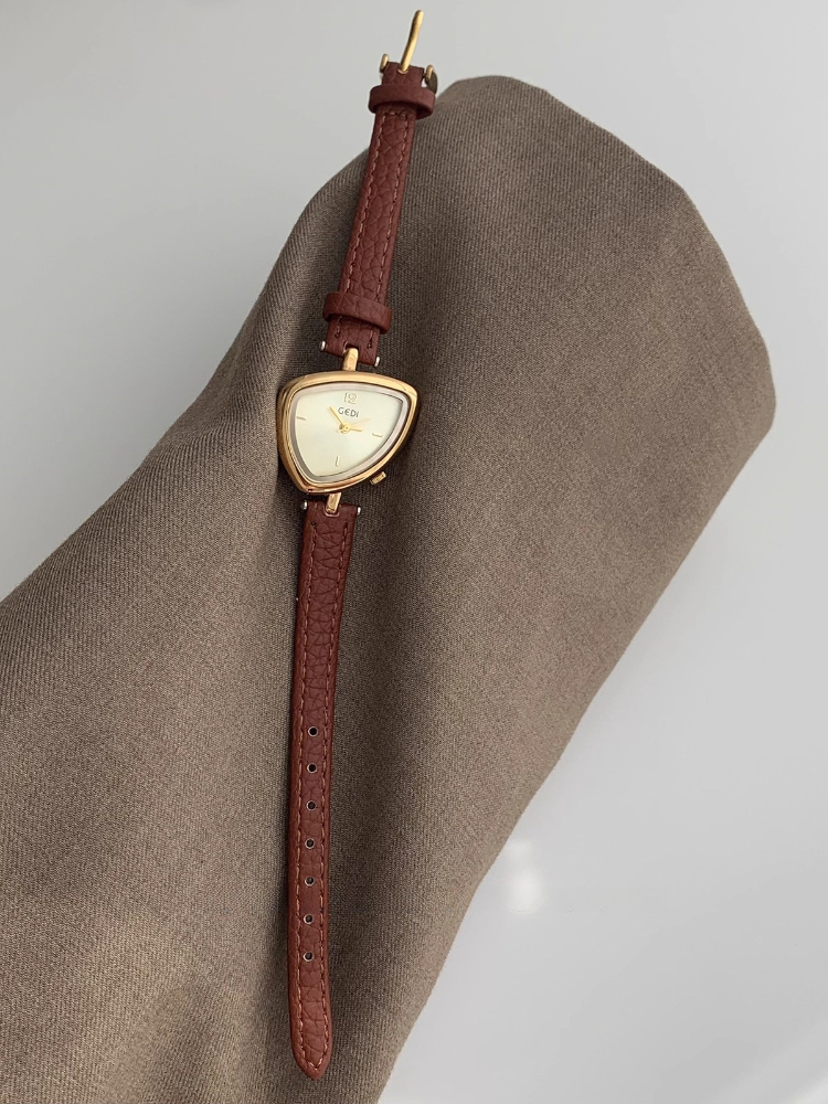 Women Quartz Watch Simple Gold - مراجعة Watch Triangle Luxury وسعره