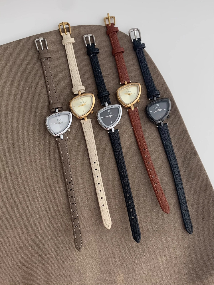 Women Quartz Watch Simple Gold - مراجعة Watch Triangle Luxury وسعره