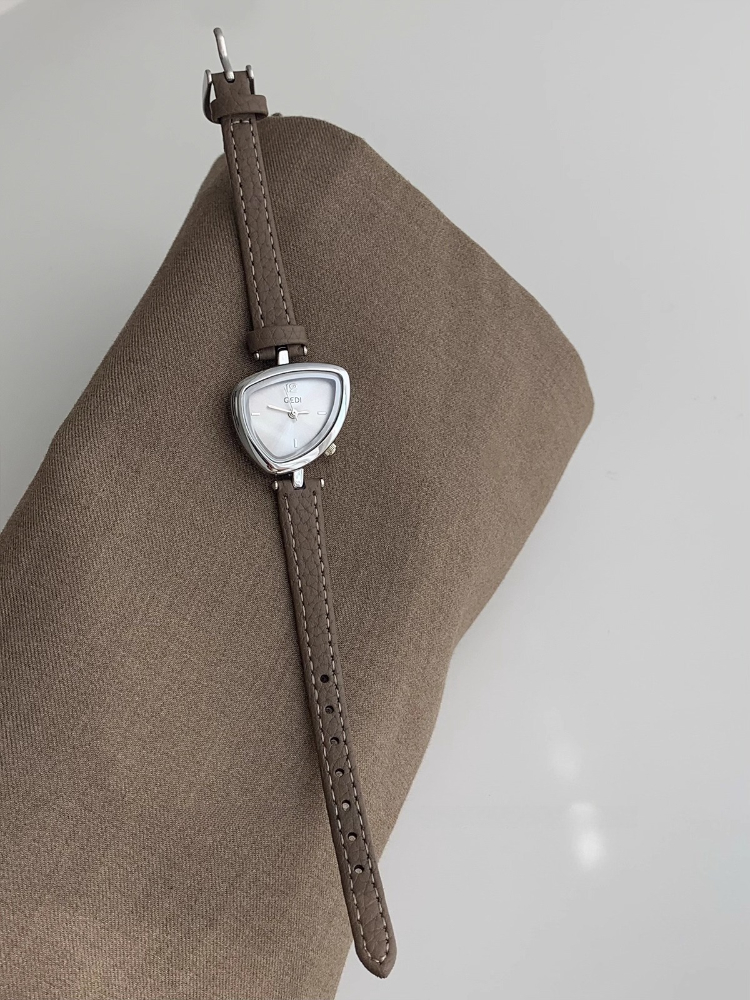 Women Quartz Watch Simple Gold - مراجعة Watch Triangle Luxury وسعره