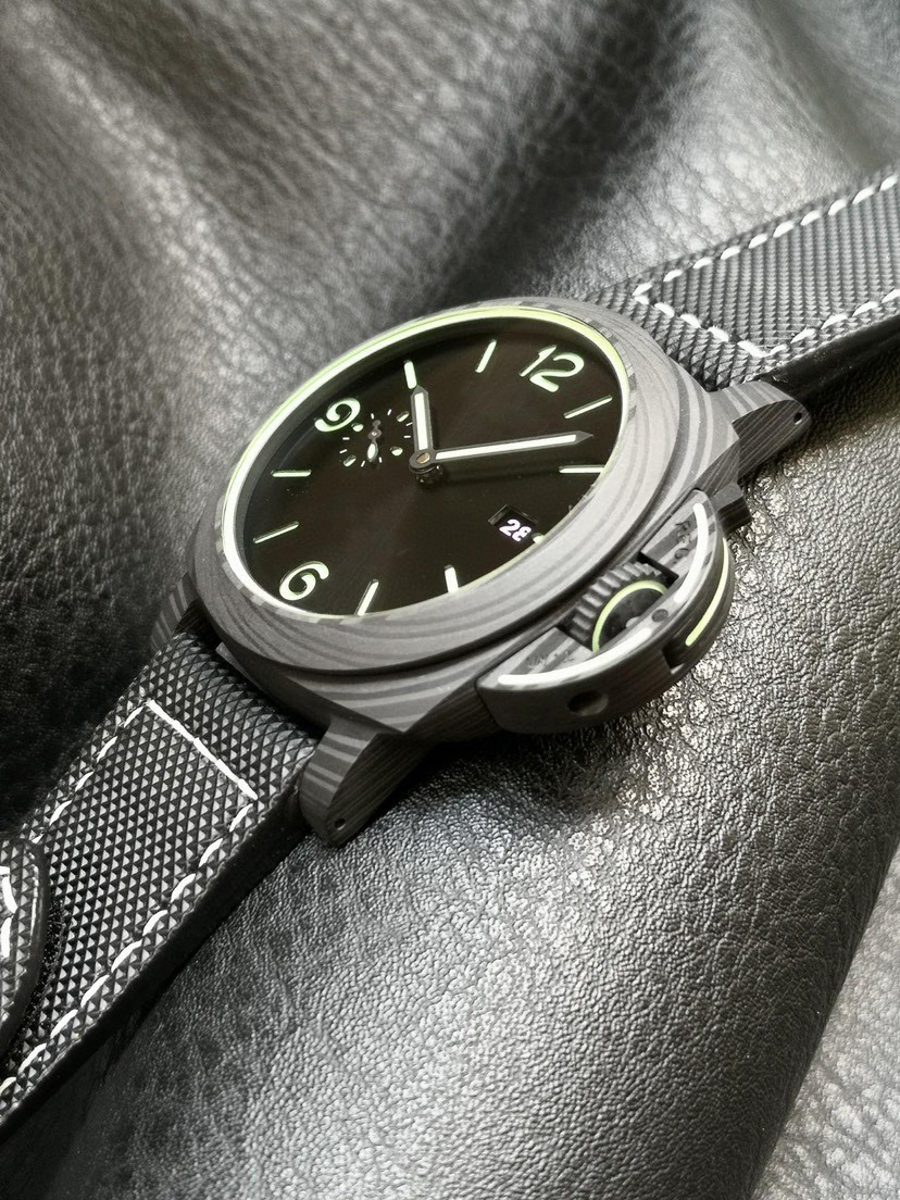 Top Luxury Men Watch 44mm Prem - مراجعة Luxury Watch Green وسعره