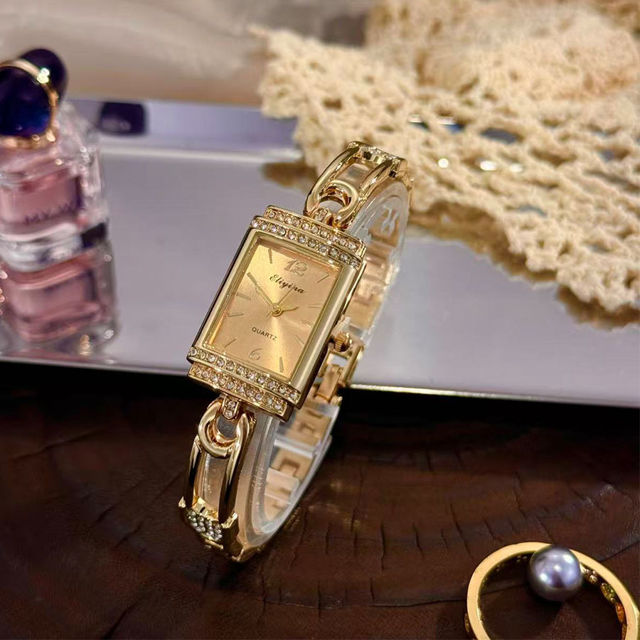 Handmade Diamond Ring Women's  - مراجعة Luxury Watch With Green Dial وسعره
