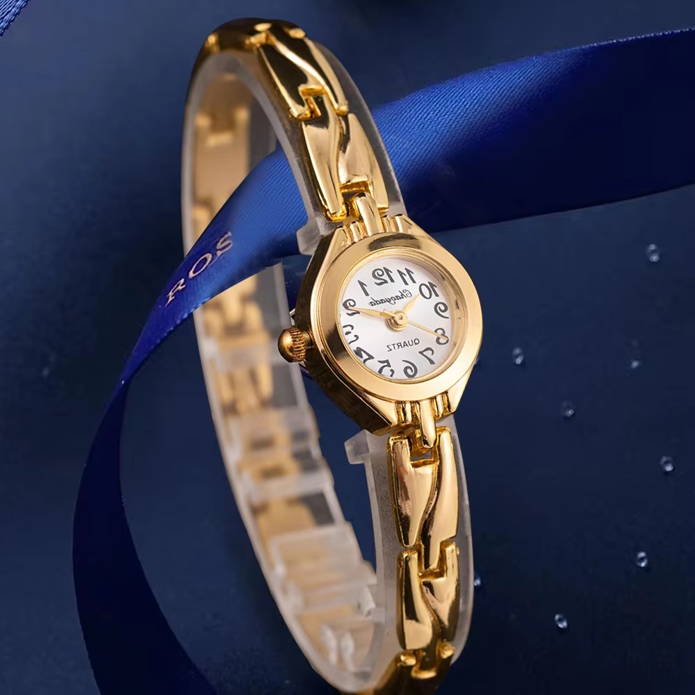 Fashion Women Quartz Bracelet  - مراجعة Luxury Watch Green وسعره