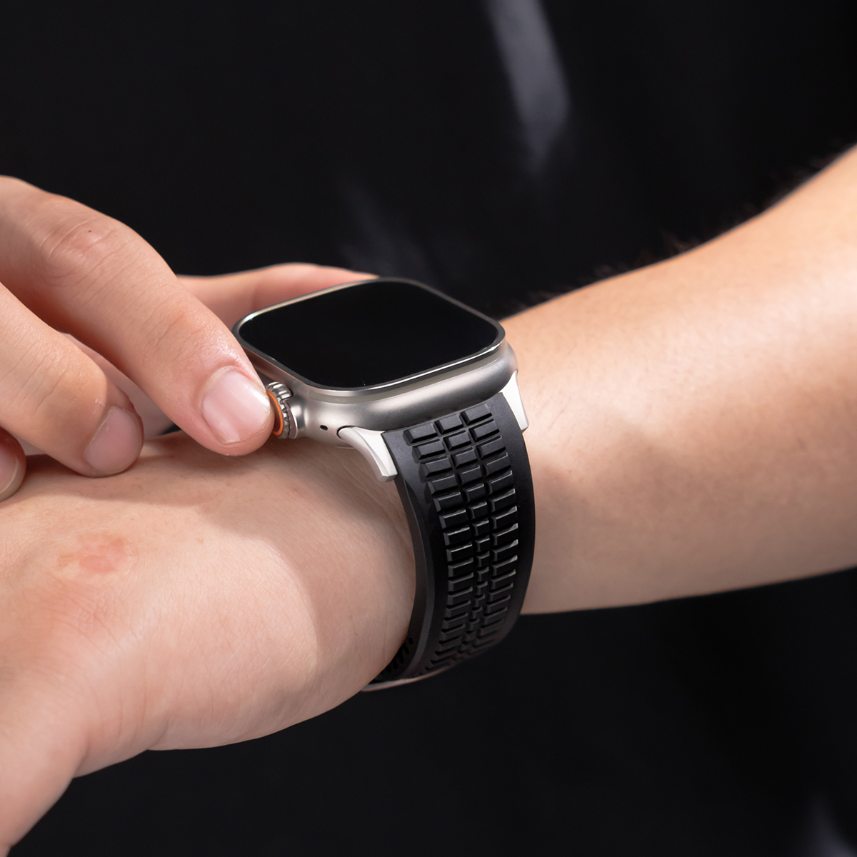 Sports Silicone Band for Apple - مراجعة Luxury Watch Apple Bands وسعره