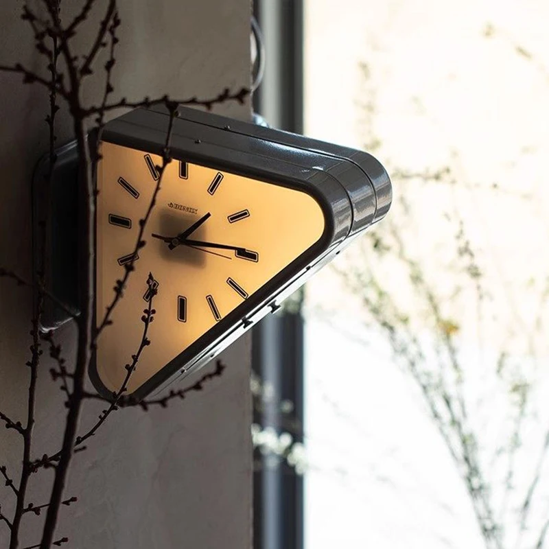 Creative Design Wall Clocks Mi - مراجعة Watch Triangle Luxury وسعره