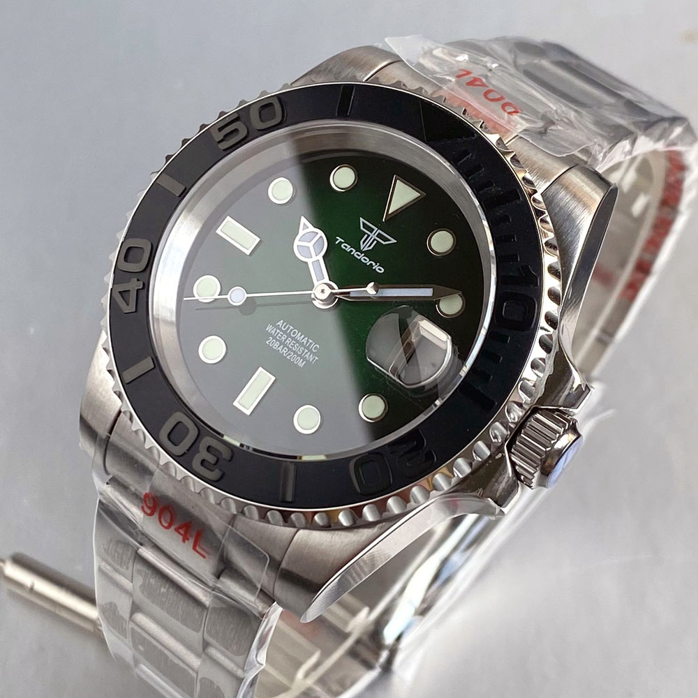 MIYOTA 8215 Automatic Watch Me - مراجعة Luxury Watch With Green Dial وسعره