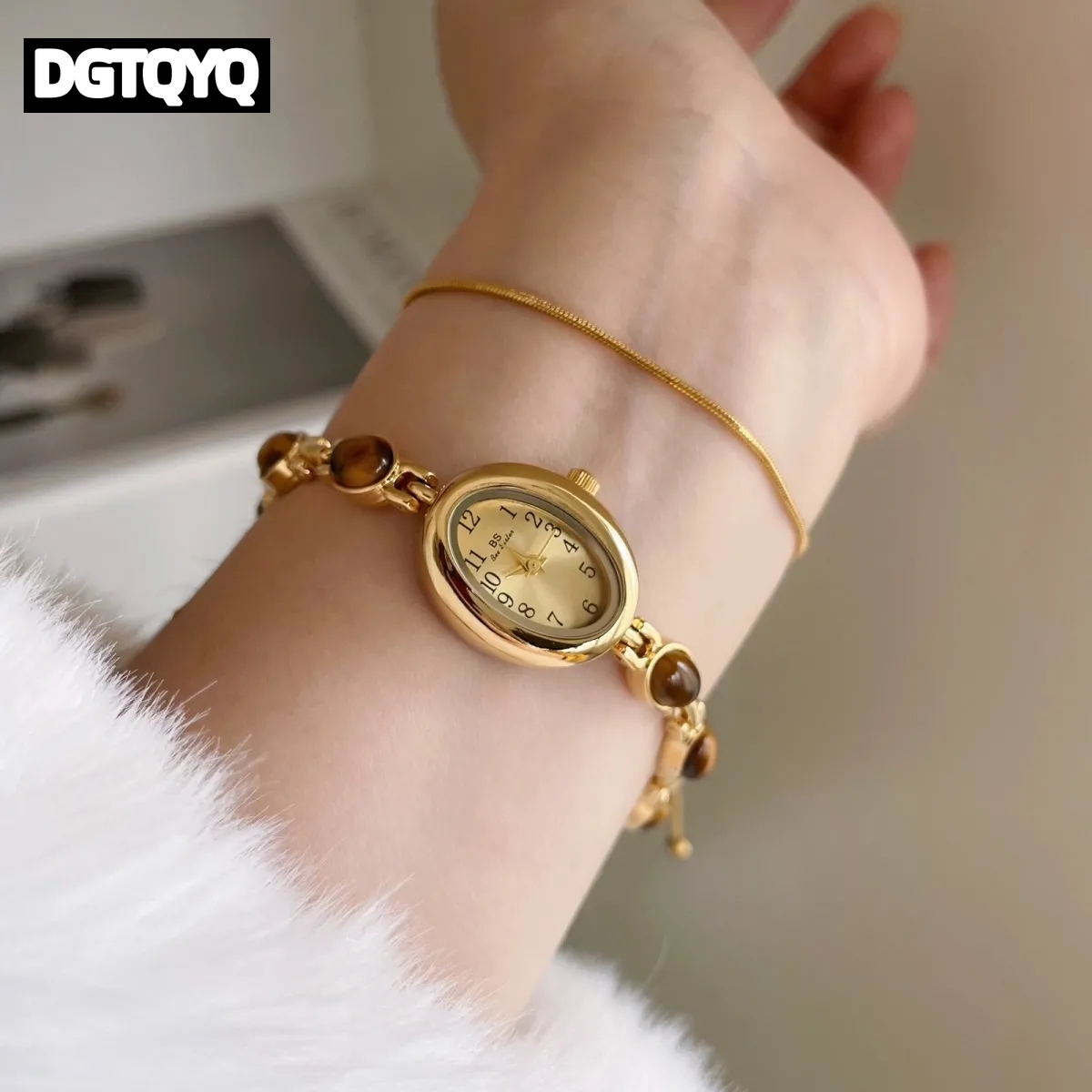 Luxury Vintage Quartz Women's  - مراجعة Luxury Watch With Green Dial وسعره