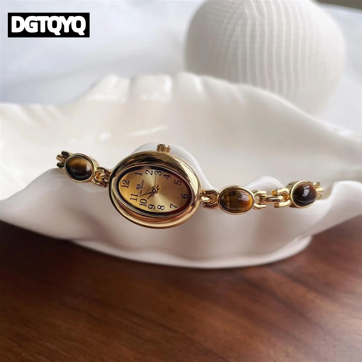 Luxury Vintage Quartz Women's  - مراجعة Luxury Watch With Green Dial وسعره