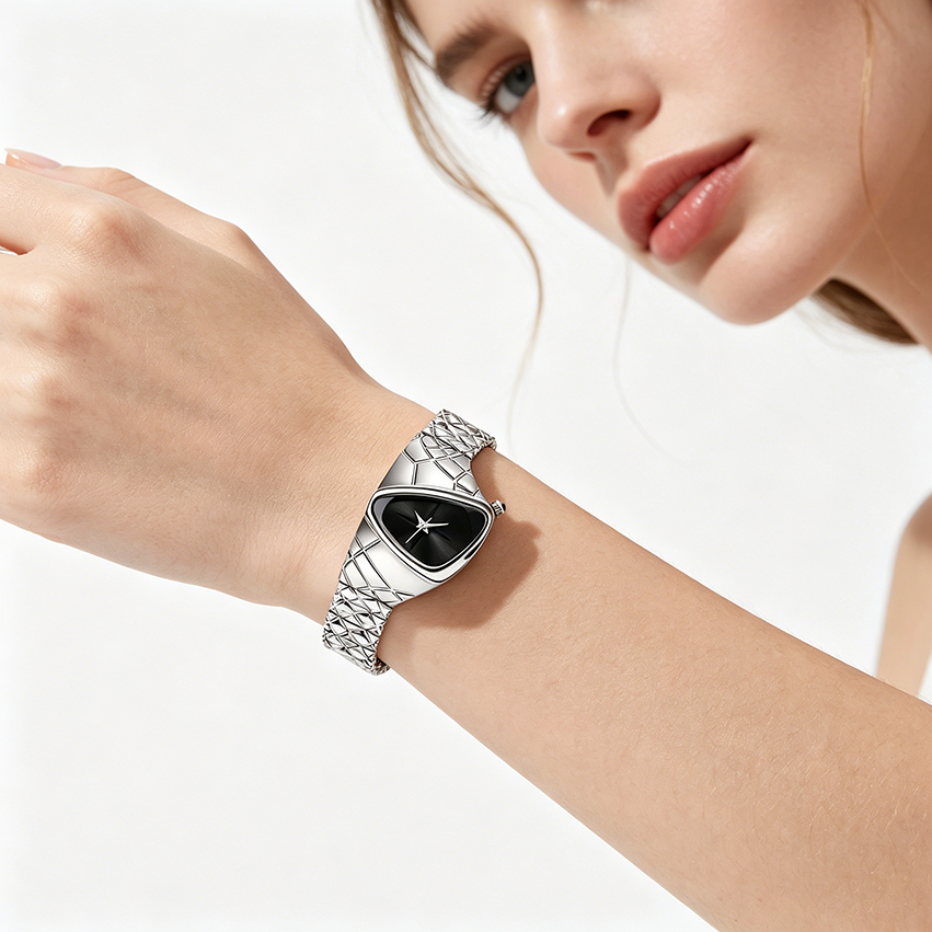 Luxury Triangle Case Women's W - مراجعة Watch Triangle Luxury وسعره