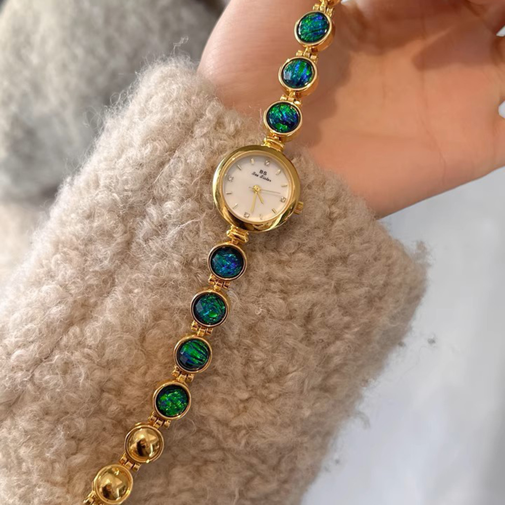 Luxury Women's Watches Green J - مراجعة Luxury Watch With Green Dial وسعره