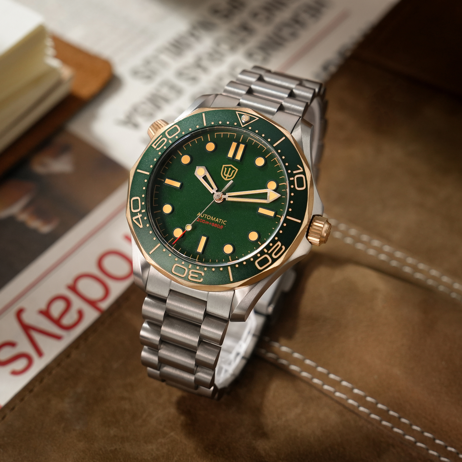 Watchdives WD007 V4 42Mm Titan - مراجعة Luxury Watch Green وسعره