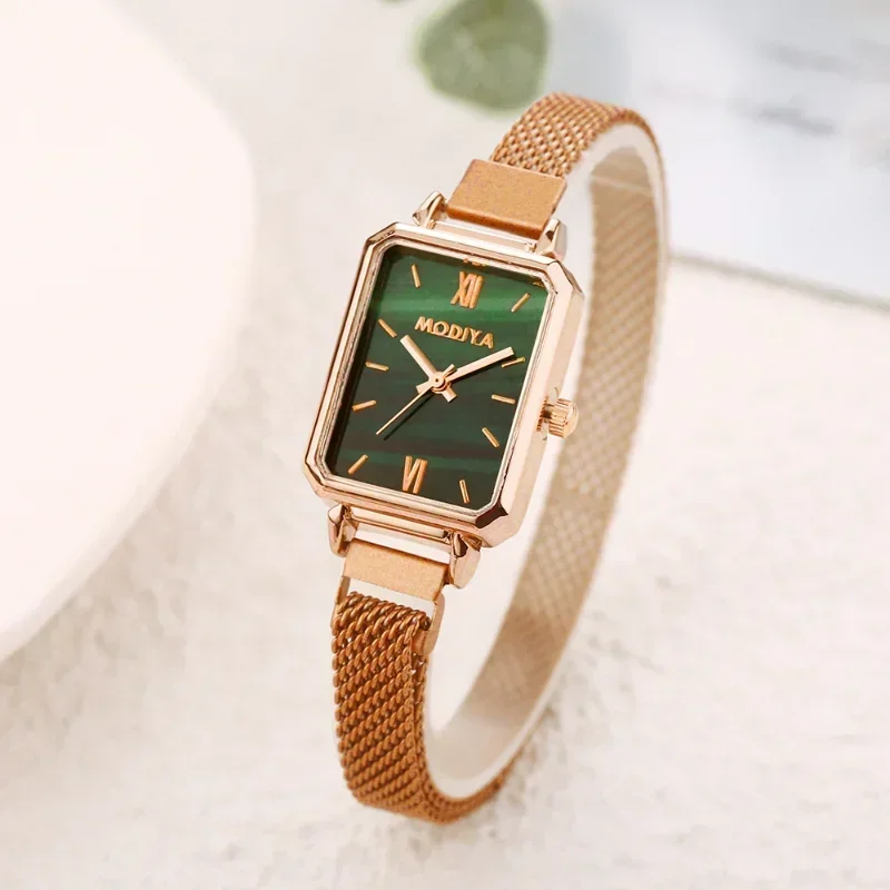 Women Watches Fashion Square L - مراجعة Luxury Watch With Green Dial وسعره