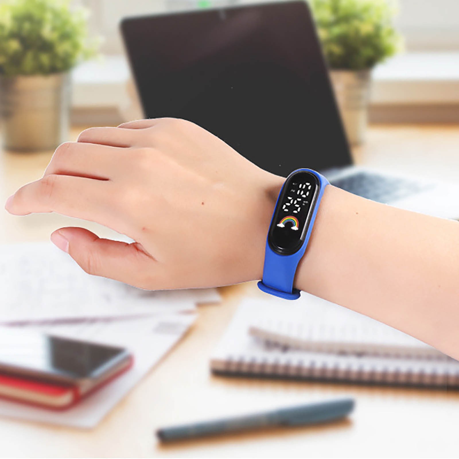 Children Multicolor Watch Led  - مراجعة Sapphire Crystal Display وسعره