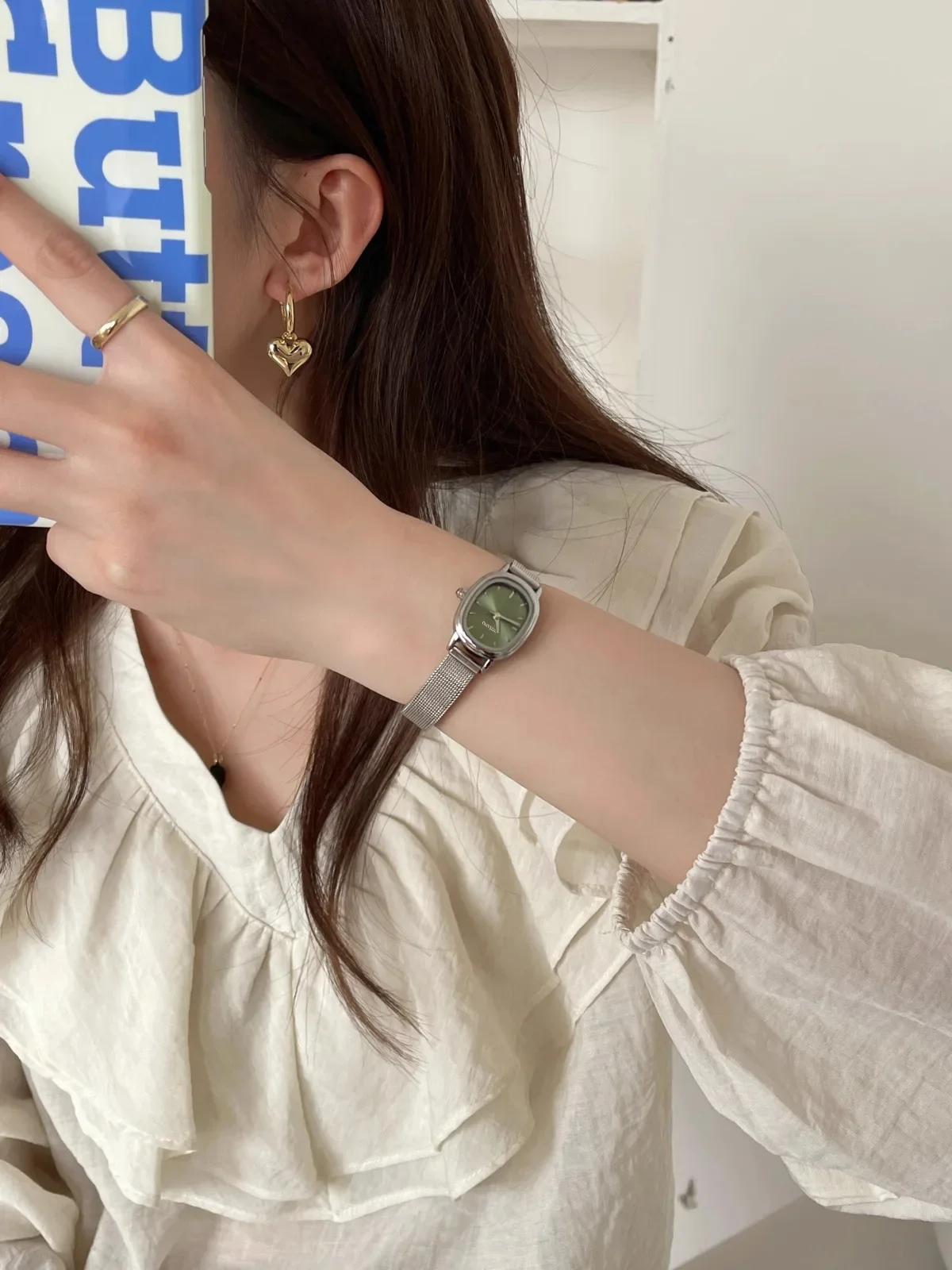 Small Oval Dial Green Watch Si - مراجعة Luxury Watch With Green Dial وسعره
