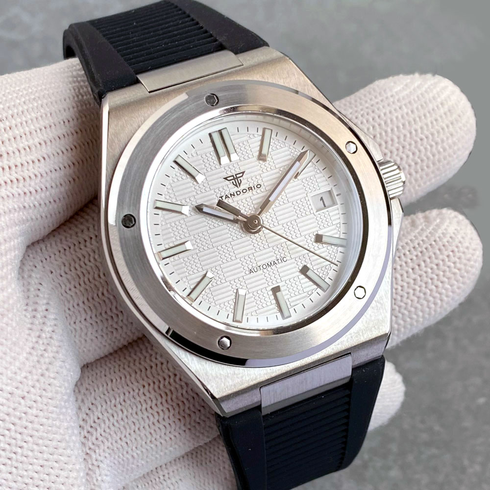 Custom New Silver 40mm Round B - مراجعة Luxury Watch Japan وسعره