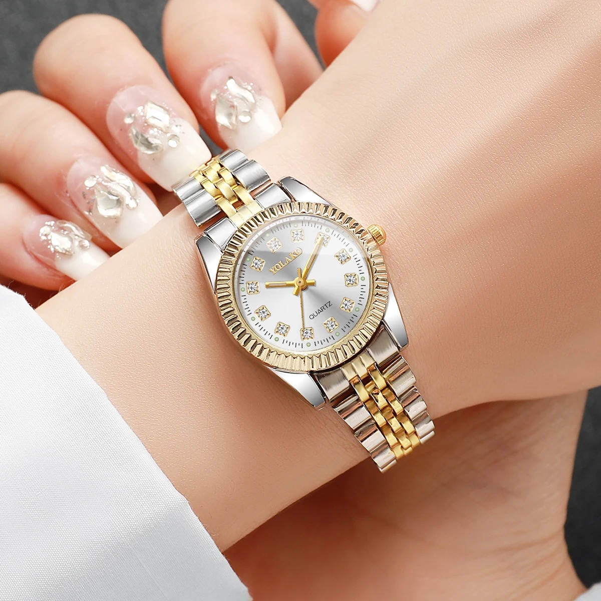 Fashion Rhinestone Women Quart - مراجعة Luxury Watch Organizer وسعره