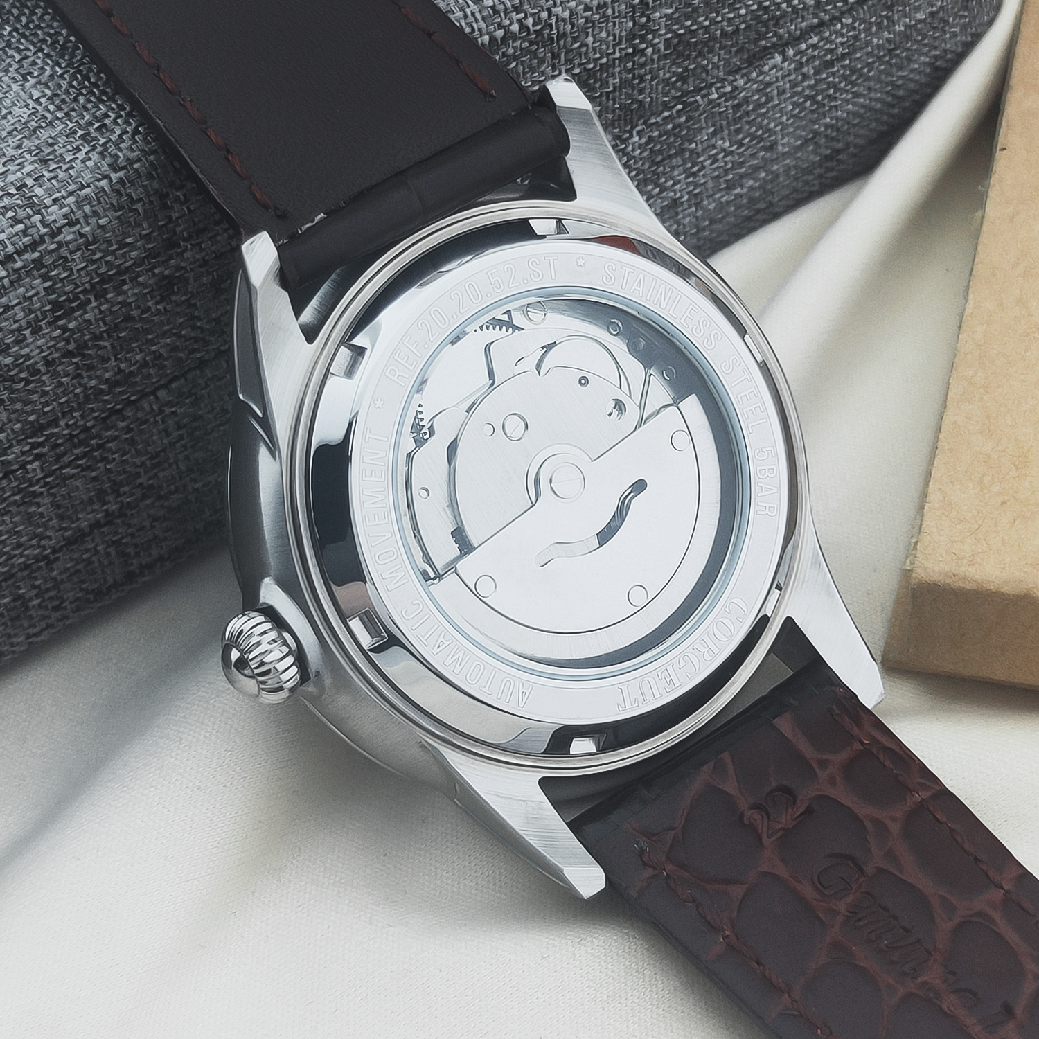 CUSTOM Logo 41mm MIYOTA8215 Au - مراجعة Luxury Watch Logos وسعره