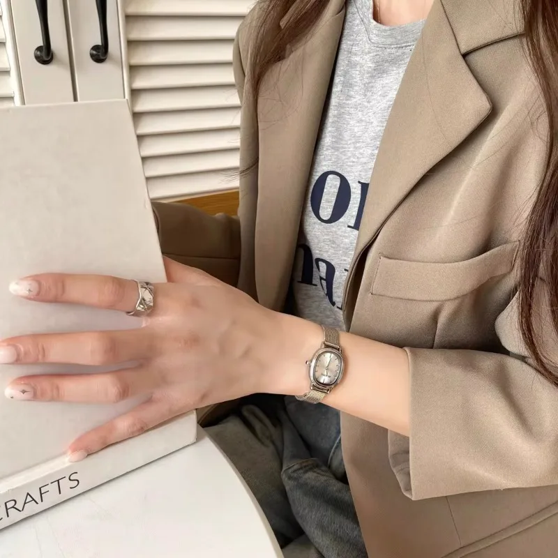 Small Oval Dial Green Watch Si - مراجعة Luxury Watch With Green Dial وسعره