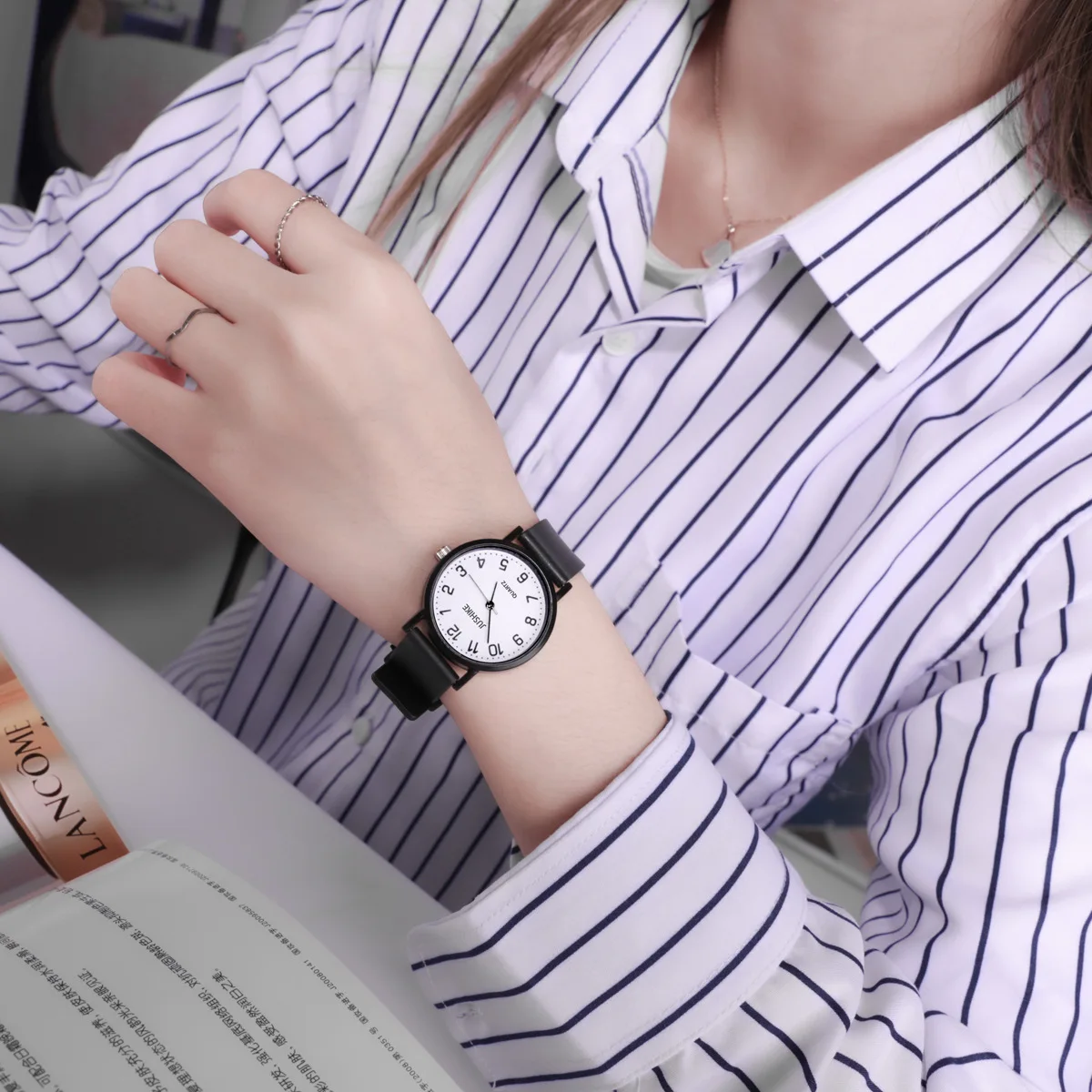 Simple Black Watch Quartz Watc - مراجعة Lux Watch وسعره